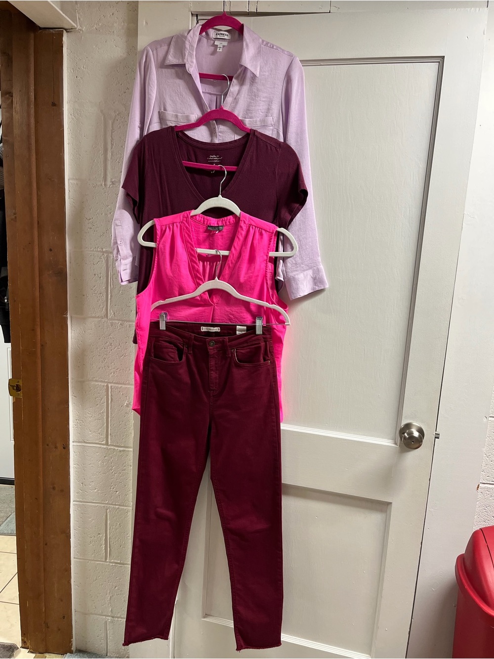 Lot of 4! Tommy Hilfiger Women's Burgundy Skinny Jeans/Express shirt/top/t-shirt